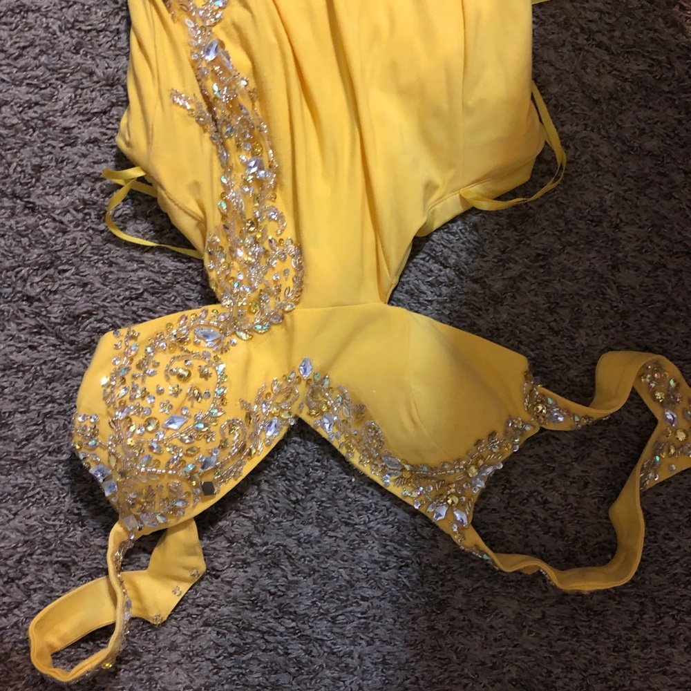 Prom dress - Picture 2 of 5